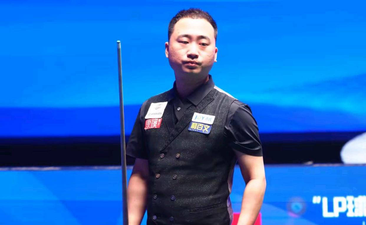 他与队友的 他与队友的