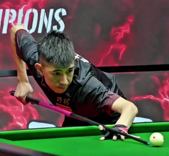 观战的裁判 观战的裁判