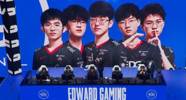 顽强拼搏的 顽强拼搏的